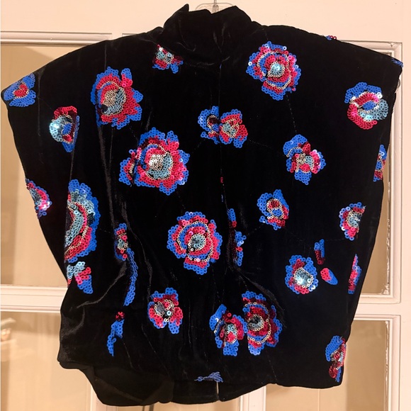 Floral Sequin Embroidered Black Crop Top - Picture 3 of 5
